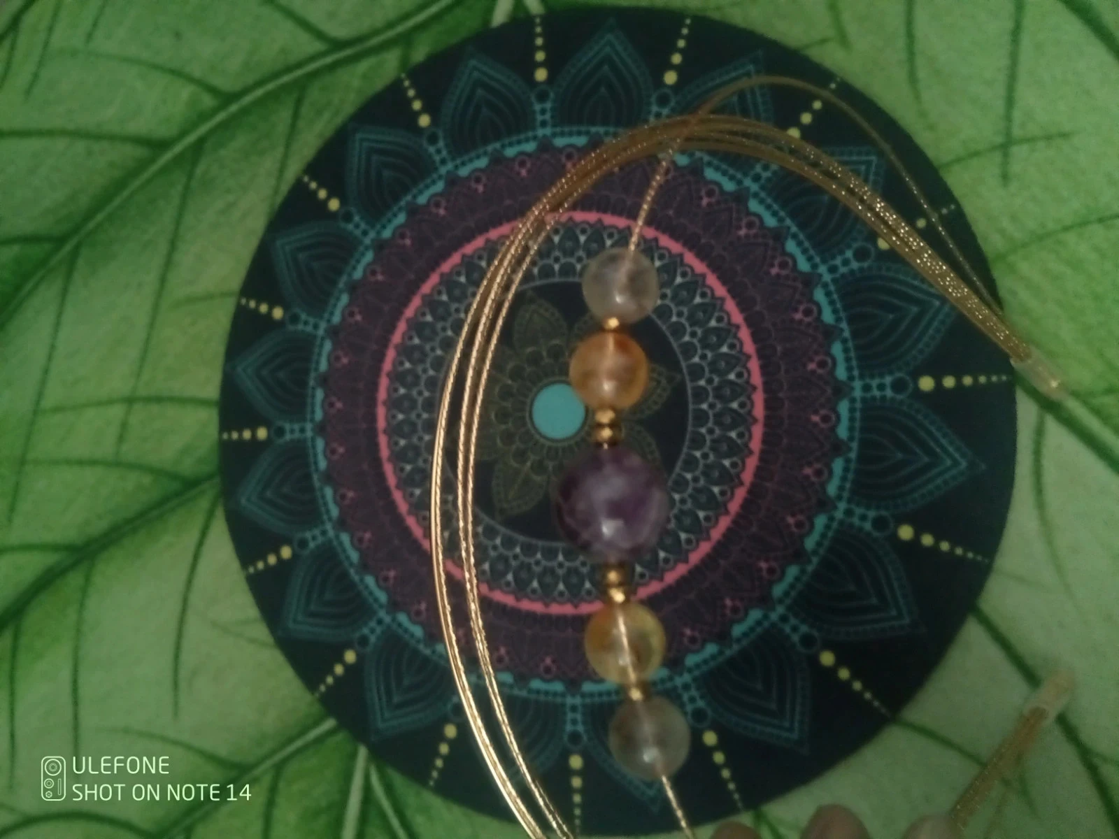 Serre tête multi anneaux dorés et pierres naturelles – photo 4